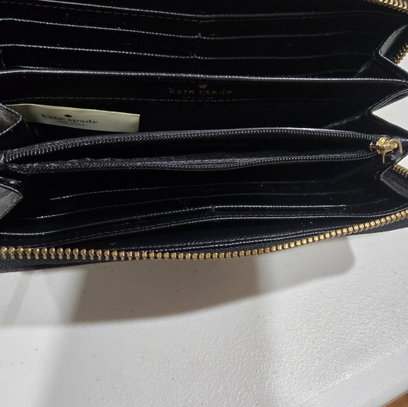 Kate Spade New York Blake Avenue, printed Neda wallet - Picture 3 of 9